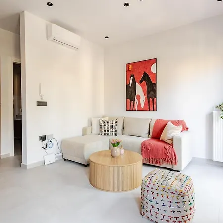 Spacious Luxury Apt, Old Town Apartment