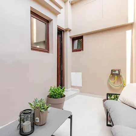 Spacious Luxury Apt, Old Town