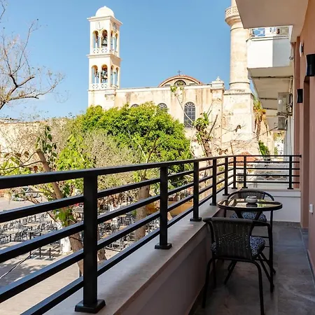 Spacious Luxury Apt, Old Town Apartment