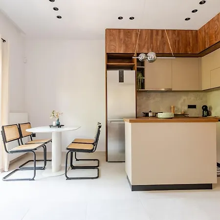 Spacious Luxury Apt, Old Town Apartment *