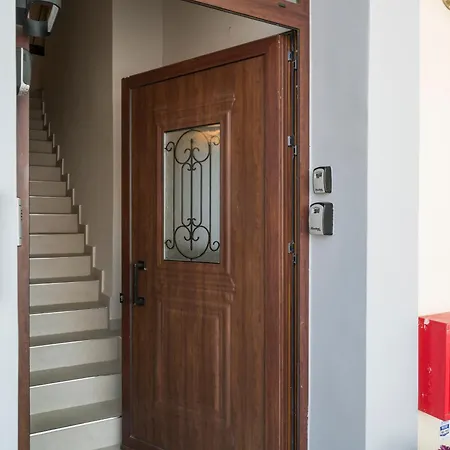 Spacious Luxury Apt, Old Town Apartment