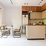 Spacious Luxury Apt, Old Town Apartman *