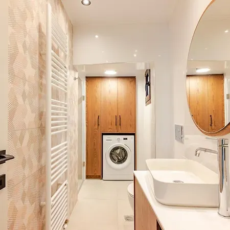 Spacious Luxury Apt, Old Town Apartamento *