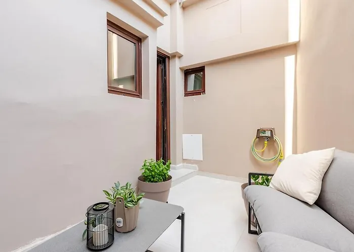 Spacious Luxury Apt, Old Town